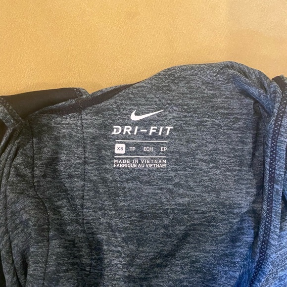 Nike gray dry fit tank - Picture 2 of 3
